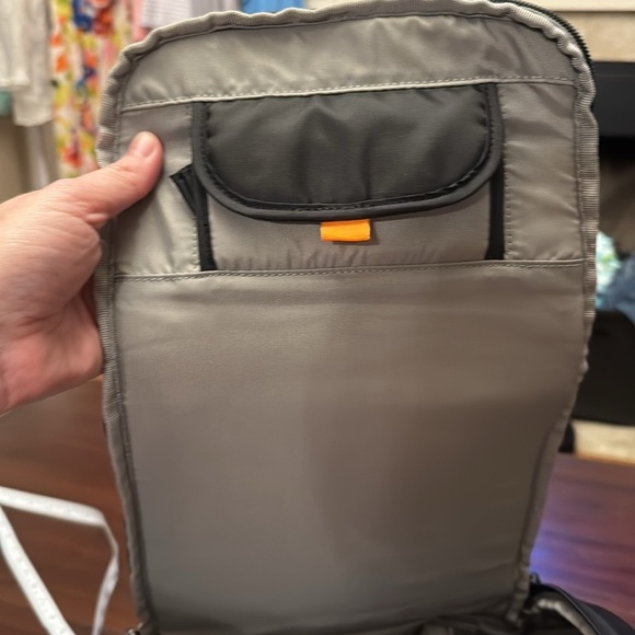 Lowepro black Slingshot backpack (see measurements) - Picture 5 of 8